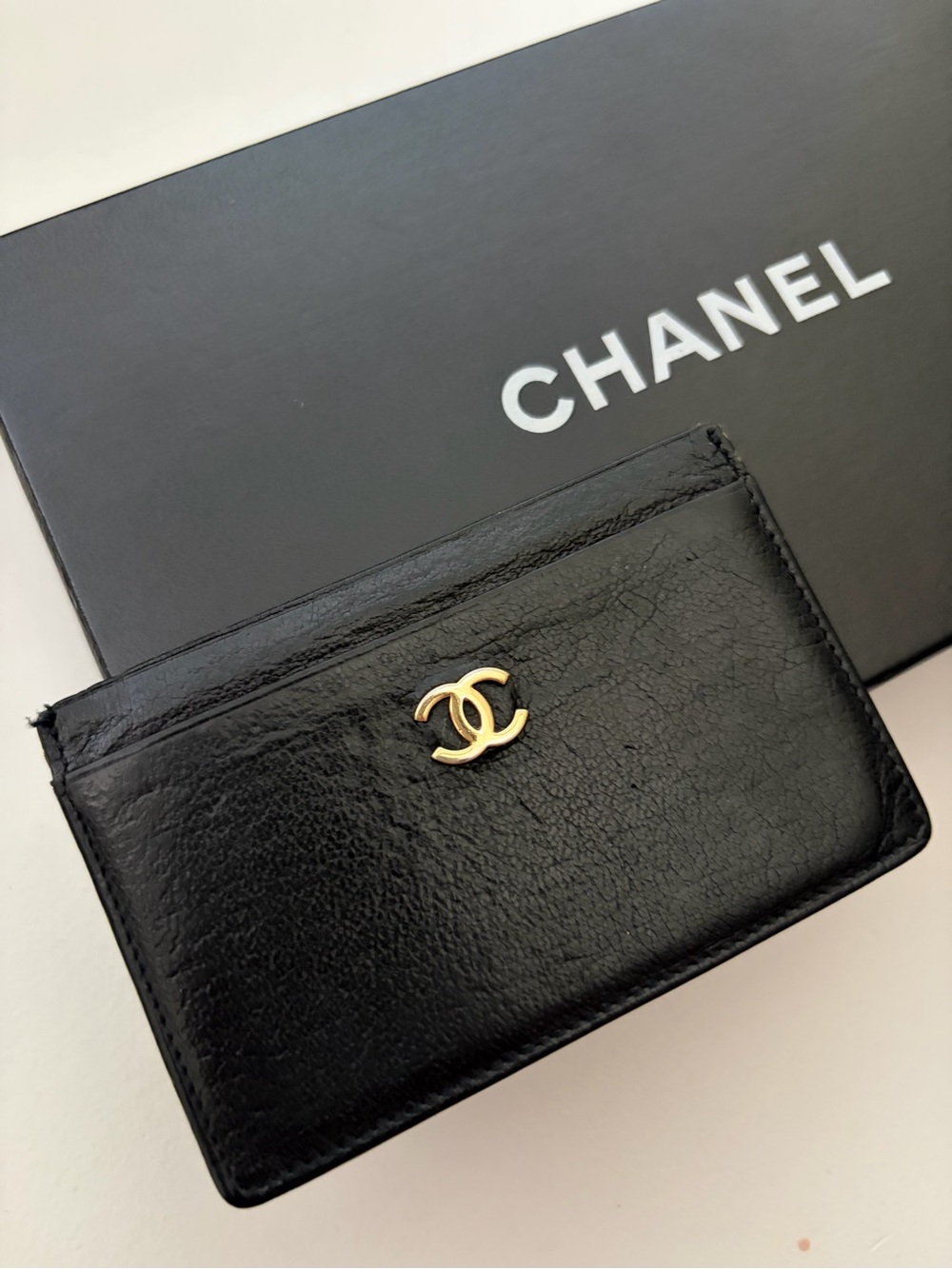 CHANEL Black Leather Card Holder with Gold CC logo - Authentic - Picture 2 of 11
